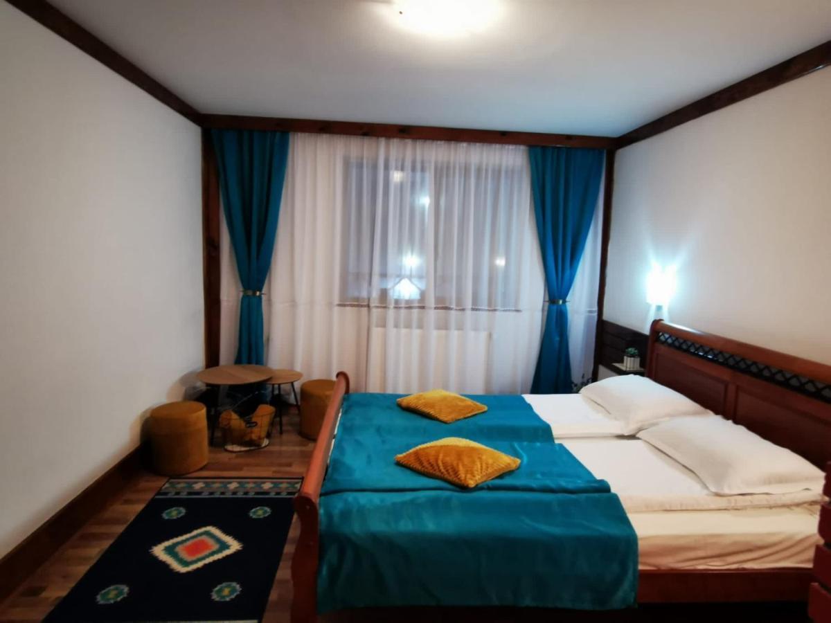 Vila Romanitza Darmanesti  Buitenkant foto